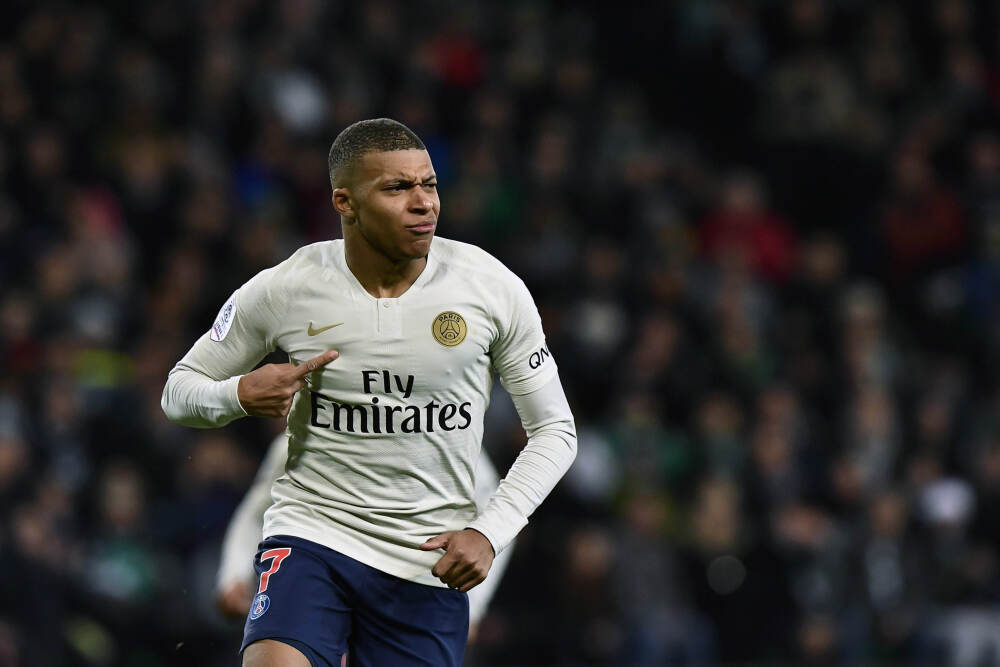 当男人真心爱一个人时, 会有这四个破绽